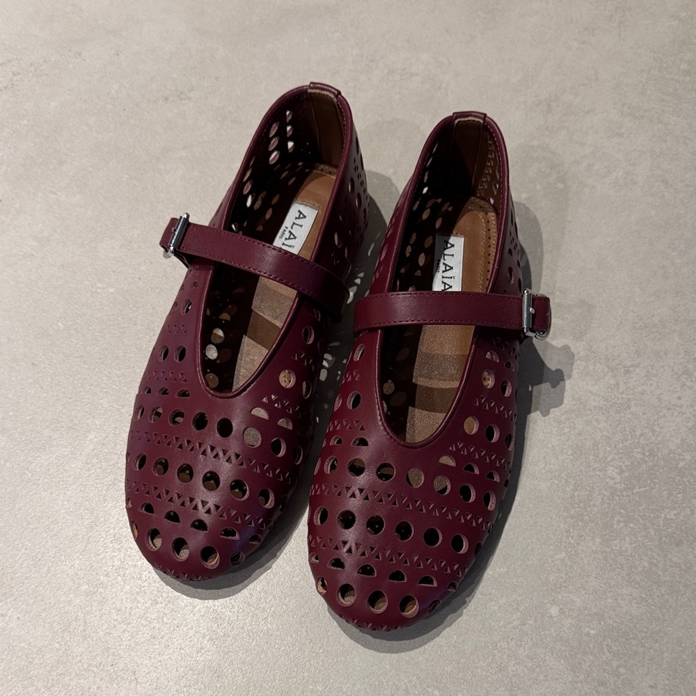 AlaiaBurgundy Mary Jane Flats